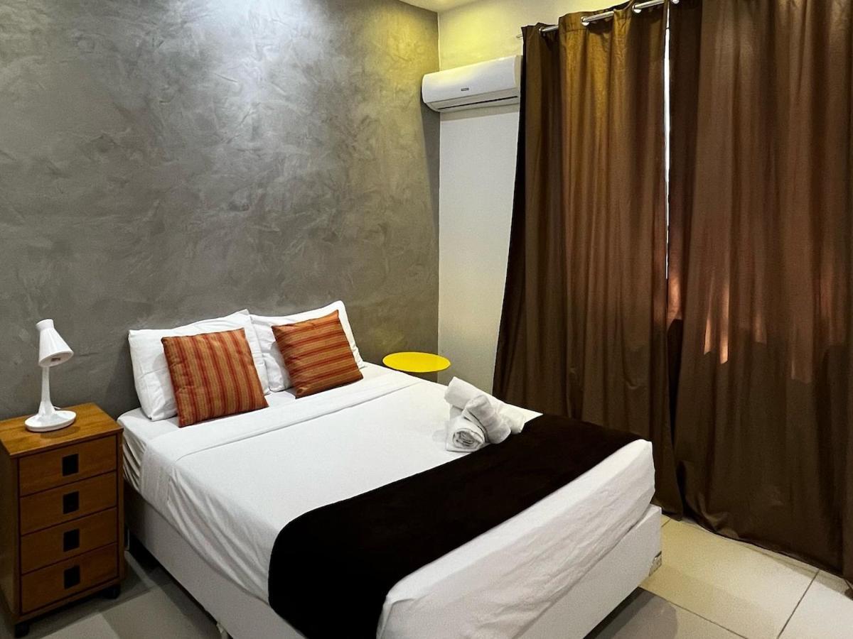 Great 3br Apartment- Only 2 Blocks From The Beach! Rio de Janeiro