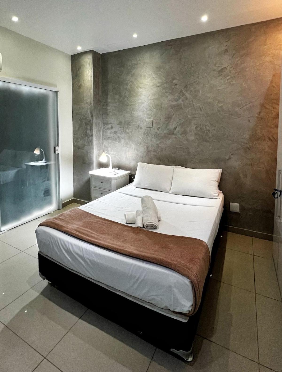 Great 3br Apartment- Only 2 Blocks From The Beach! * Rio de Janeiro