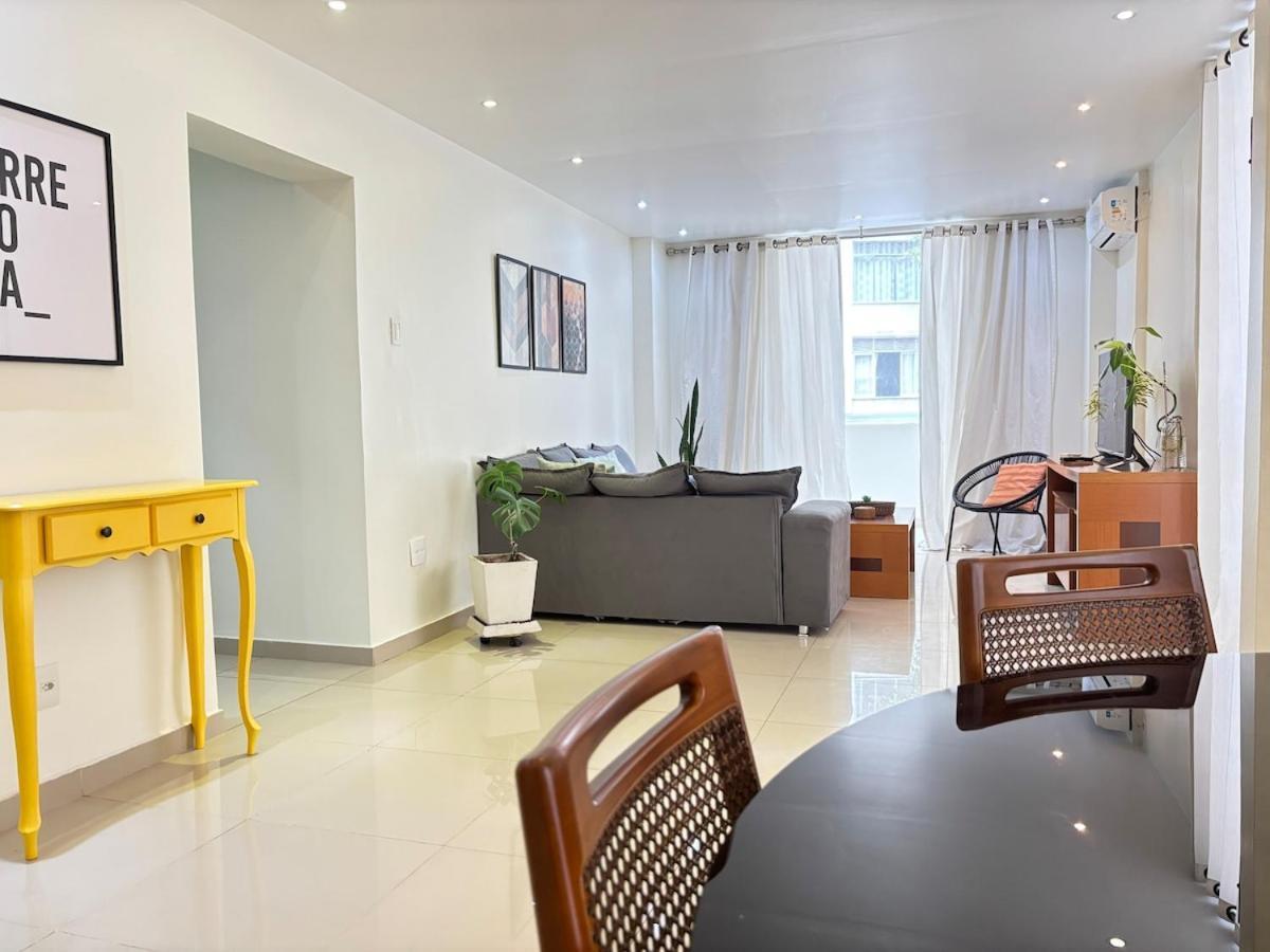 Great 3br Apartment- Only 2 Blocks From The Beach! *