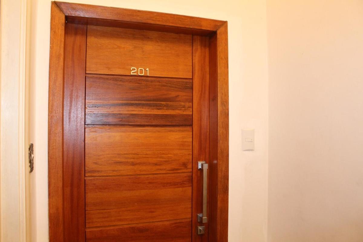 Great 3br Apartment- Only 2 Blocks From The Beach! * Río de Janeiro
